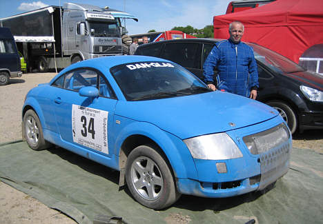 Esben Severingsen i sin nybygget Audi TT.